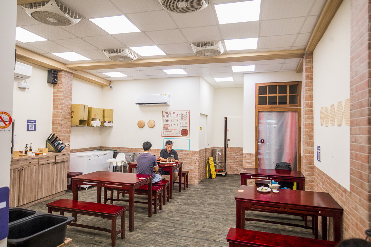 中壢美食,中壢小吃,中壢臭豆腐,中壢麵線,中壢名店,鮮蚵湯,四味飄香平鎮總店,四味飄香