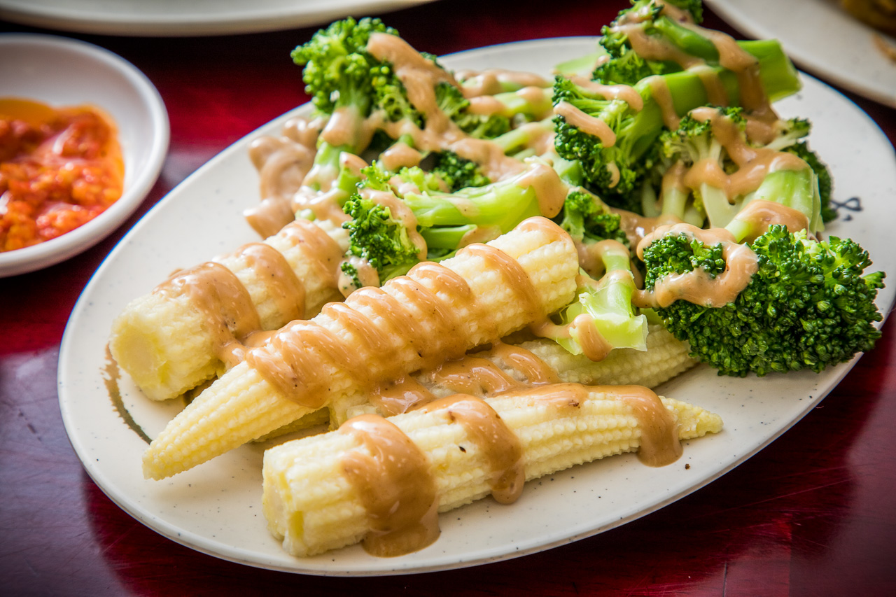 中壢美食,中壢小吃,中壢臭豆腐,中壢麵線,中壢名店,鮮蚵湯,四味飄香平鎮總店,四味飄香