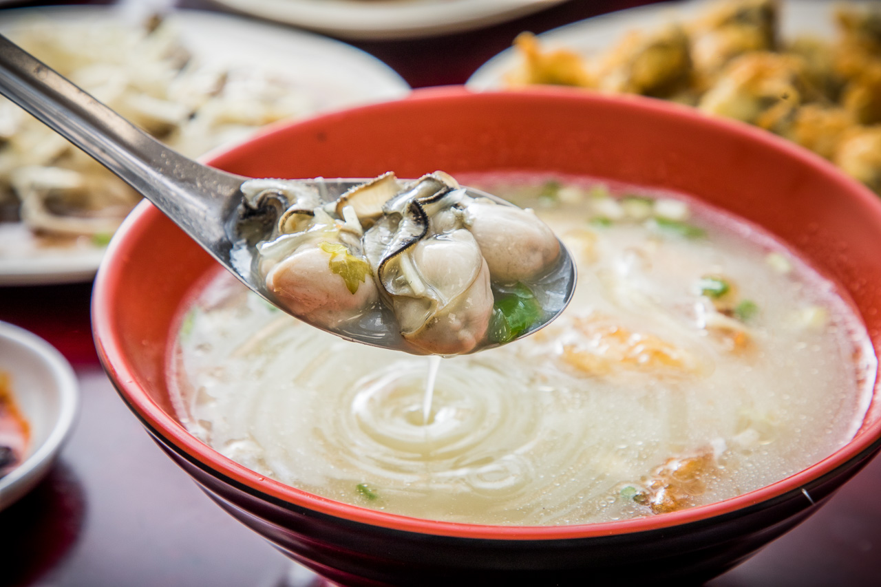 中壢美食,中壢小吃,中壢臭豆腐,中壢麵線,中壢名店,鮮蚵湯,四味飄香平鎮總店,四味飄香