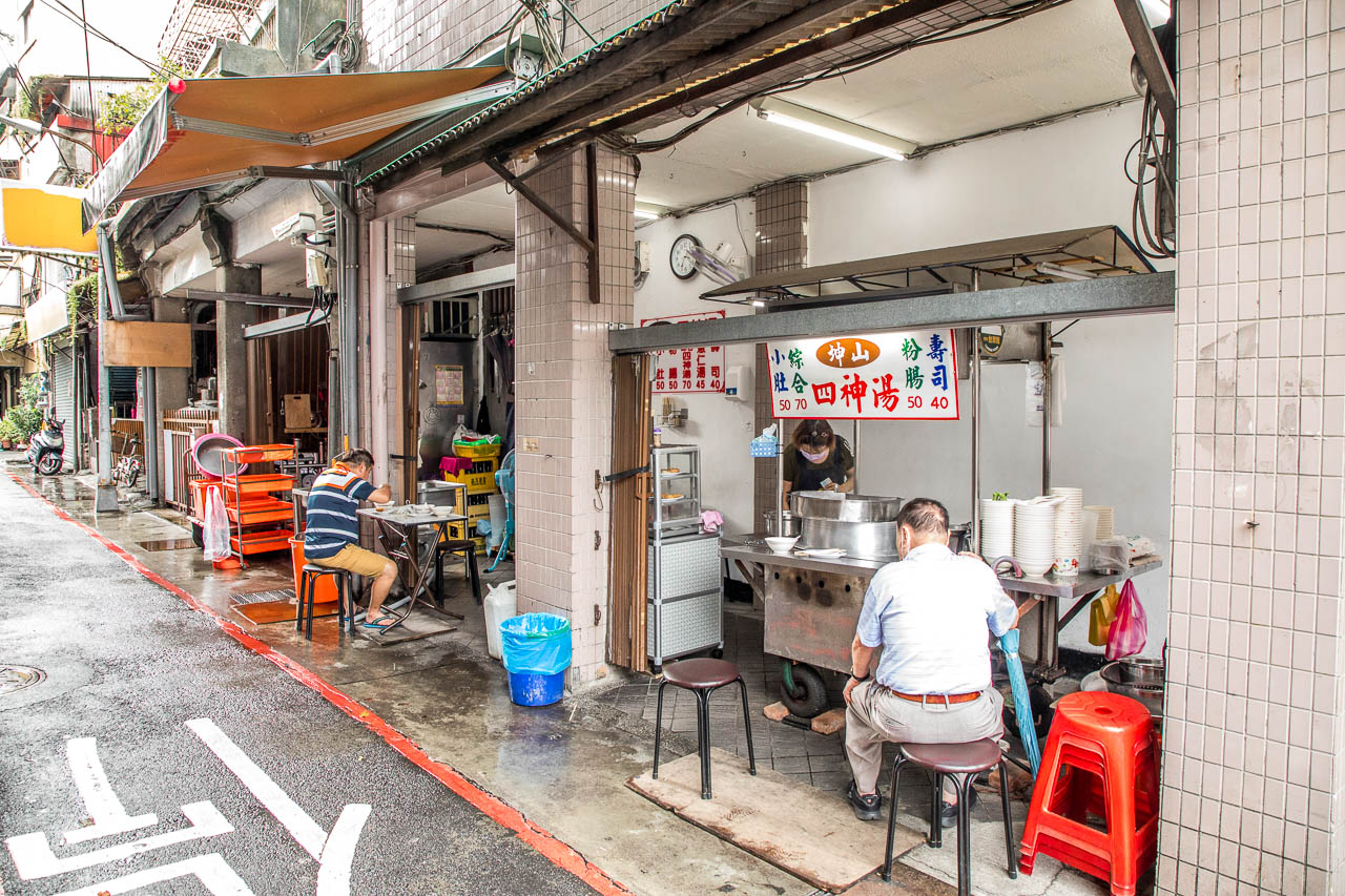 台北四神湯,萬華四神湯,龍山寺四神湯,坤山四神湯,台北美食,台北小吃,台北壽司,龍山寺美食,龍山寺小吃,萬華美食,萬華小吃