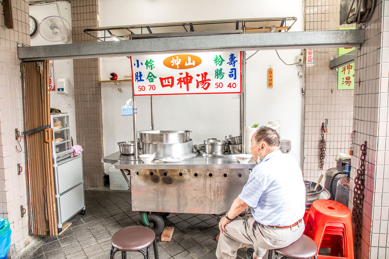 台北四神湯,萬華四神湯,龍山寺四神湯,坤山四神湯,台北美食,台北小吃,台北壽司,龍山寺美食,龍山寺小吃,萬華美食,萬華小吃