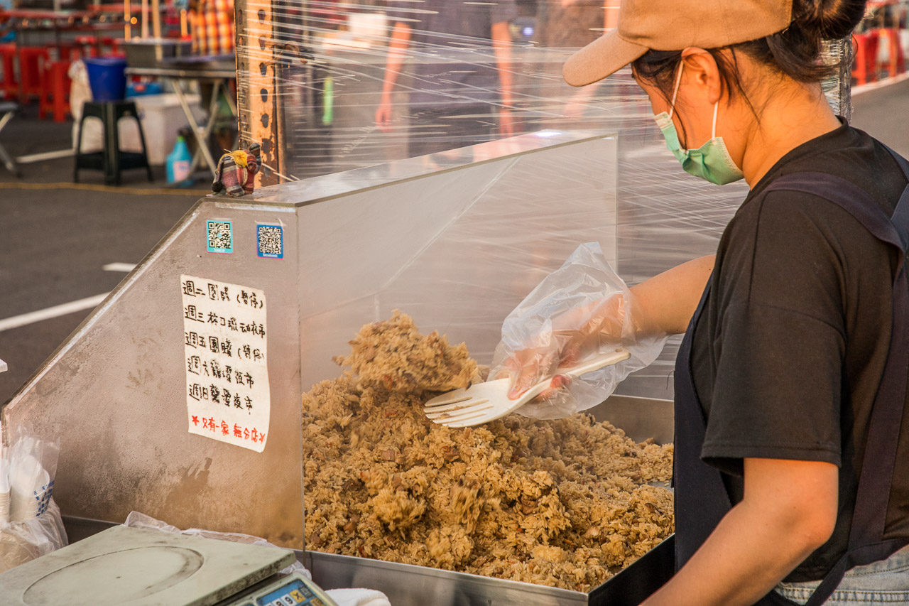 桃園美食,龍潭美食,龍潭夜市美食,龍潭麻油雞飯,桃園麻油雞飯,麻油雞飯推薦,蔡媽媽麻油雞飯
