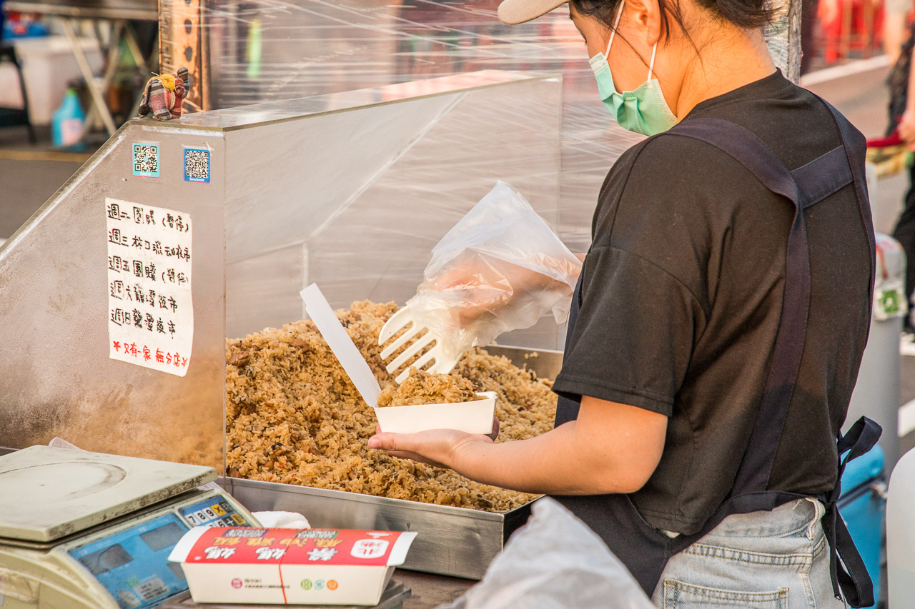 桃園美食,龍潭美食,龍潭夜市美食,龍潭麻油雞飯,桃園麻油雞飯,麻油雞飯推薦,蔡媽媽麻油雞飯