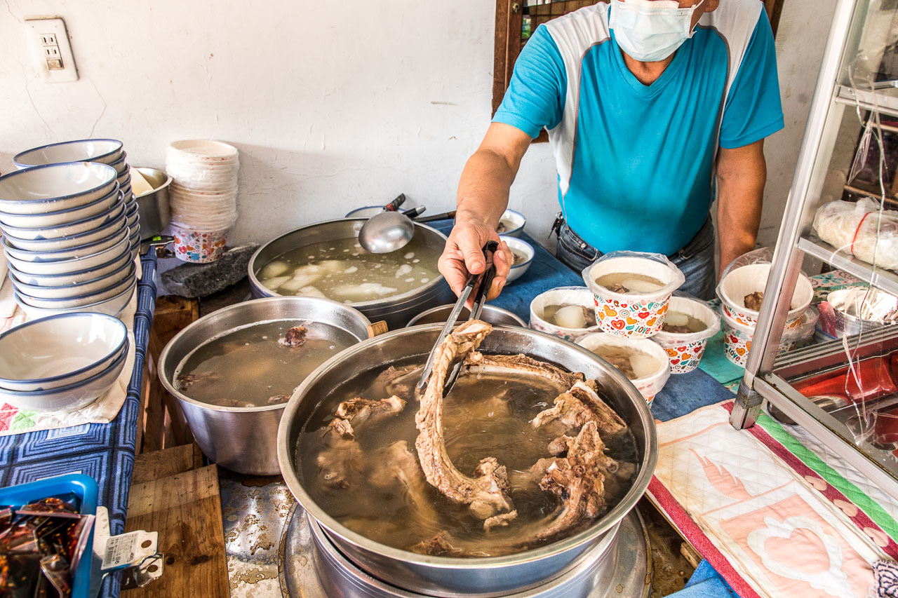 台北美食,台北小吃,台北夜市美食,台北排骨湯,台北原汁排骨湯,延三夜市美食,灶頂原汁排骨湯,高麗菜飯