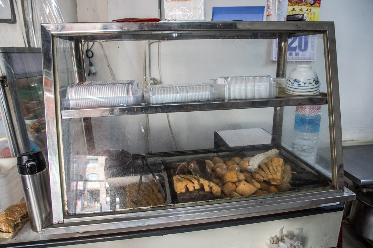 桃園美食,桃園小吃,桃園滷味,桃園牛肉麵,桃園銅板小吃,桃園八十元牛肉麵,和平牛肉麵