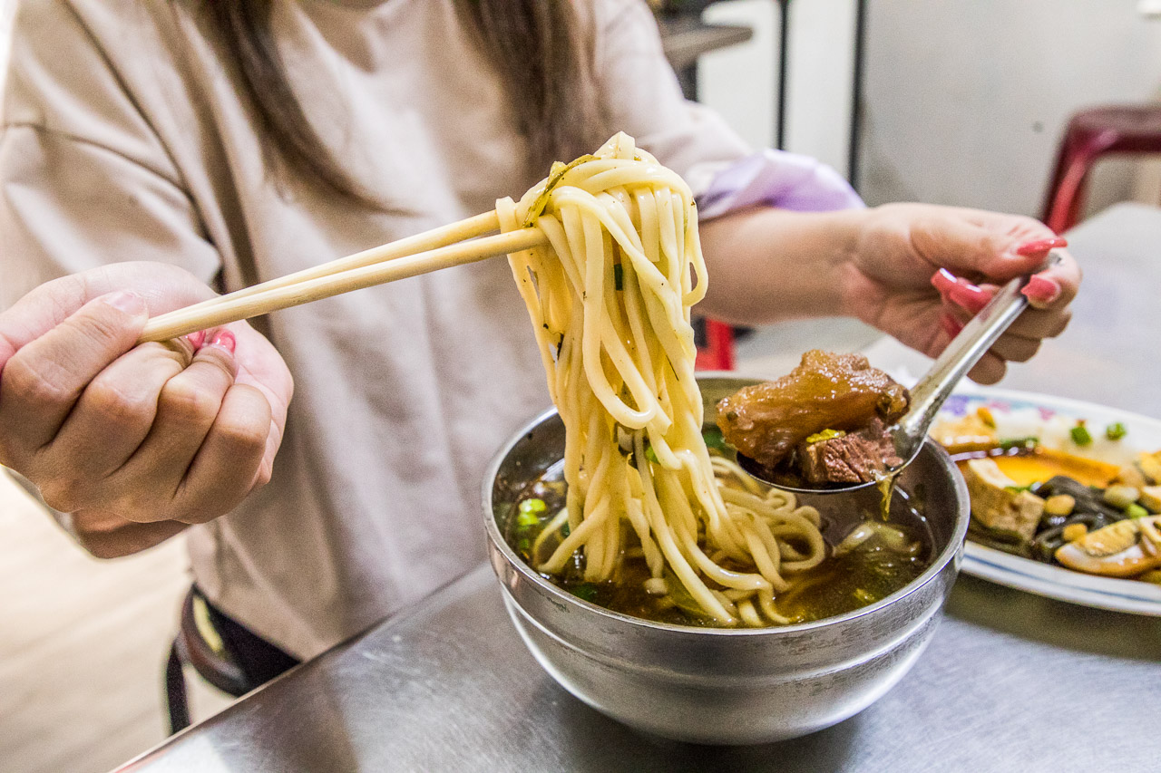 桃園美食,桃園小吃,桃園滷味,桃園牛肉麵,桃園銅板小吃,桃園八十元牛肉麵,和平牛肉麵
