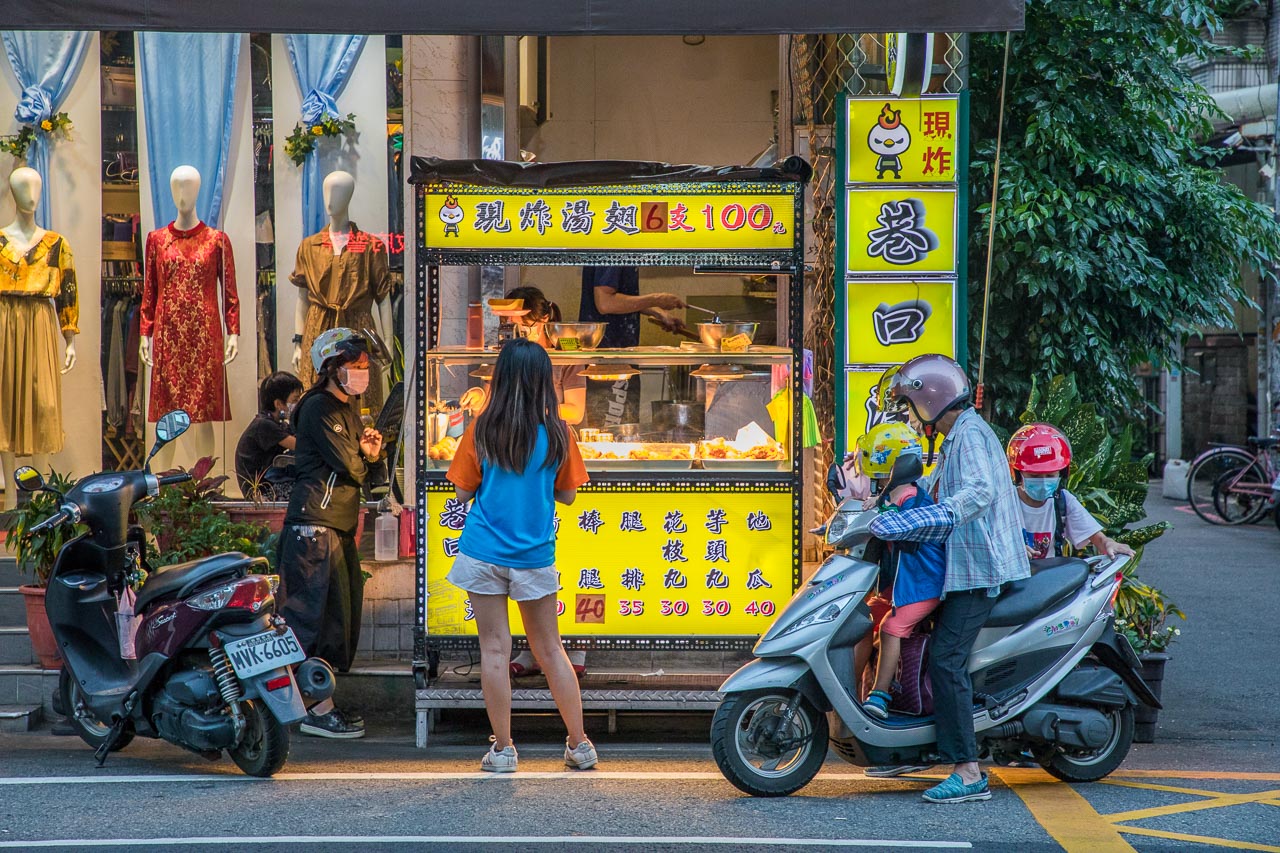巷口湯翅,中壢美食,內壢美食,中壢炸雞,中壢湯翅,中壢炸雞翅,中壢炸物,中壢鹹酥雞,巷口湯翅中壢店