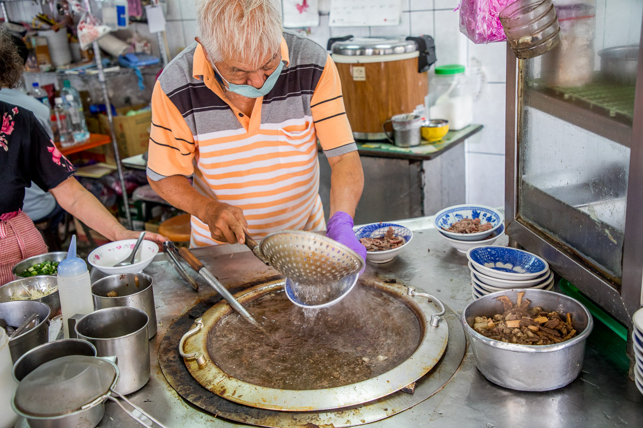 輝煌牛肉湯,朝天宮美食,北港牛肉湯,雲林美食,北港美食,北港小吃,雲林牛肉湯,雲林朝天宮美食 @大手牽小手。玩樂趣