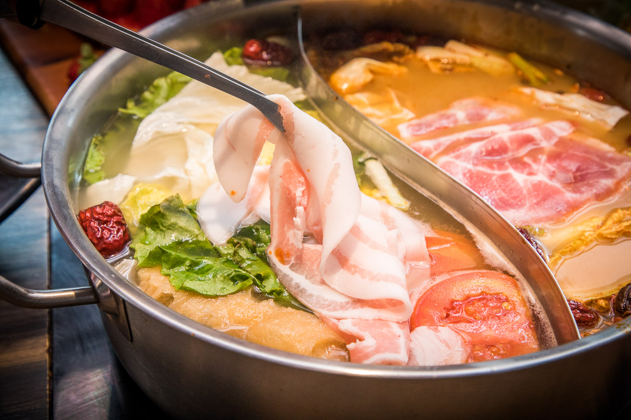林口美食,桃園麻辣鍋吃到飽,巴適經典麻辣鍋林口店,林口麻辣鍋吃到飽,林口草莓吃到飽,桃園草莓吃到飽,巴適麻辣鍋草莓吃到飽,桃園美食