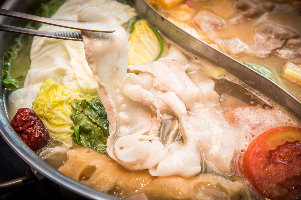 林口美食,桃園麻辣鍋吃到飽,巴適經典麻辣鍋林口店,林口麻辣鍋吃到飽,林口草莓吃到飽,桃園草莓吃到飽,巴適麻辣鍋草莓吃到飽,桃園美食