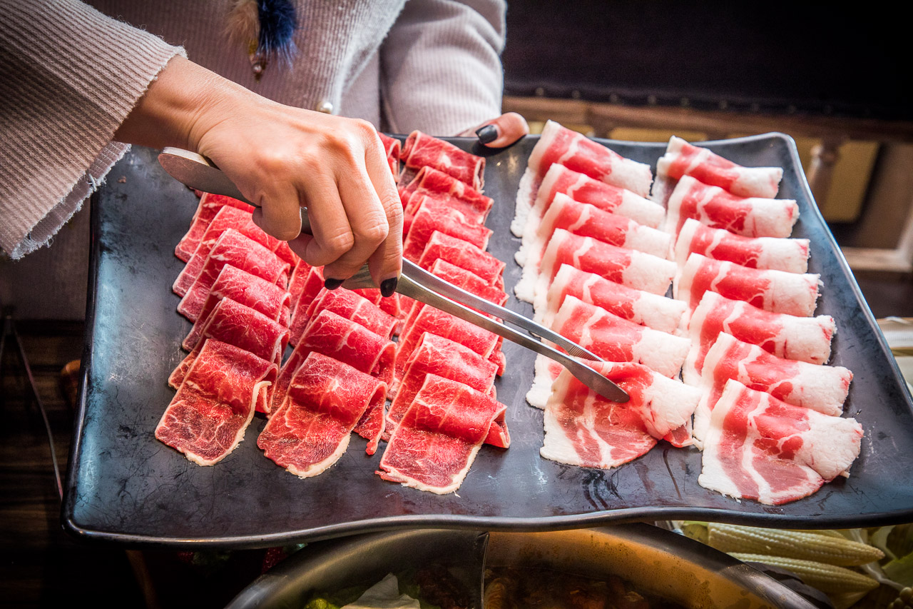 林口美食,桃園麻辣鍋吃到飽,巴適經典麻辣鍋林口店,林口麻辣鍋吃到飽,林口草莓吃到飽,桃園草莓吃到飽,巴適麻辣鍋草莓吃到飽,桃園美食