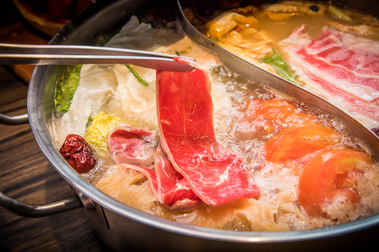 林口美食,桃園麻辣鍋吃到飽,巴適經典麻辣鍋林口店,林口麻辣鍋吃到飽,林口草莓吃到飽,桃園草莓吃到飽,巴適麻辣鍋草莓吃到飽,桃園美食