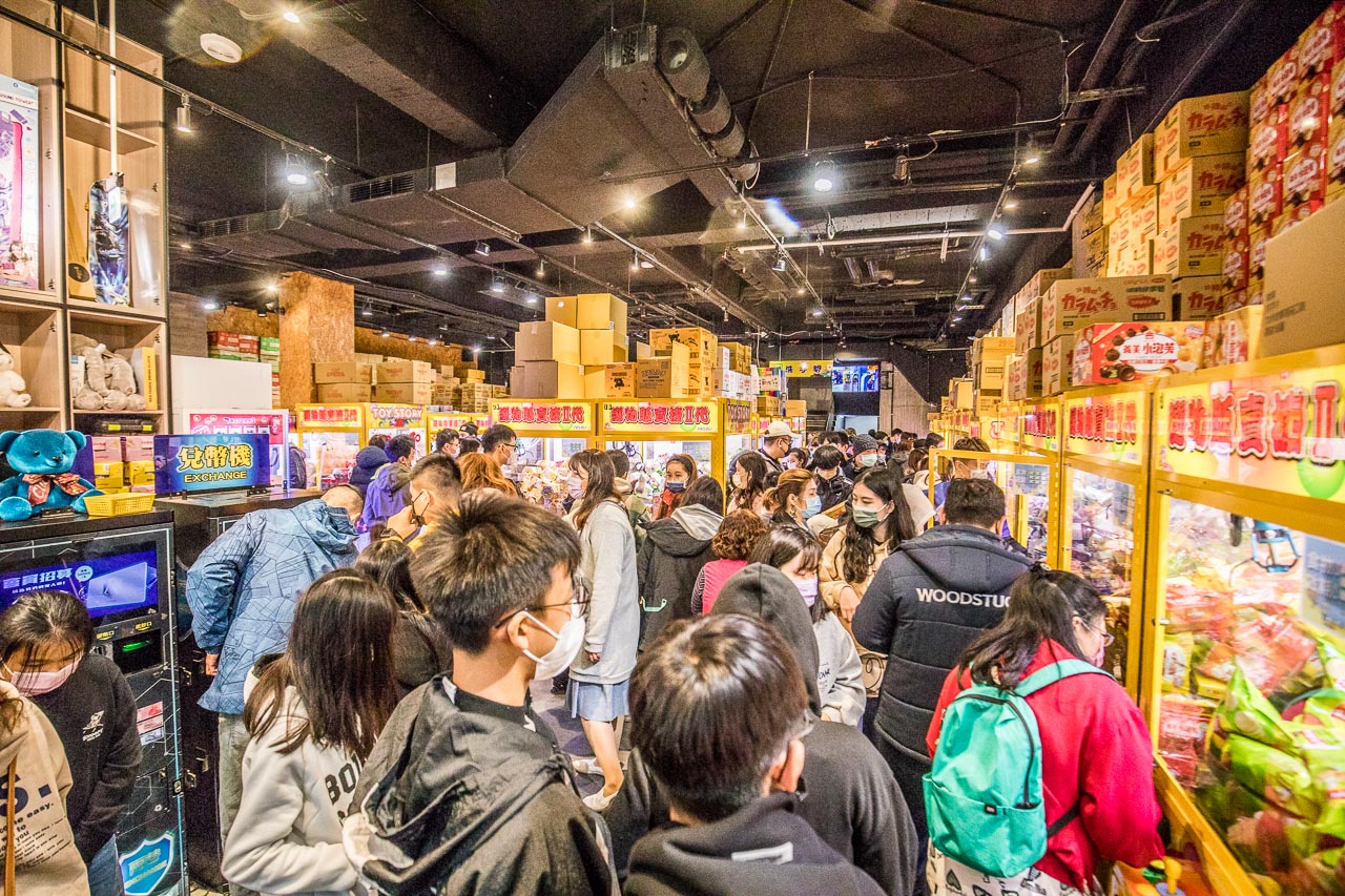 台中夾零食,夾子園台中旗艦店,台中夾子園,台中親子景點,台中夾娃娃機,台中零食娃娃機 @大手牽小手。玩樂趣