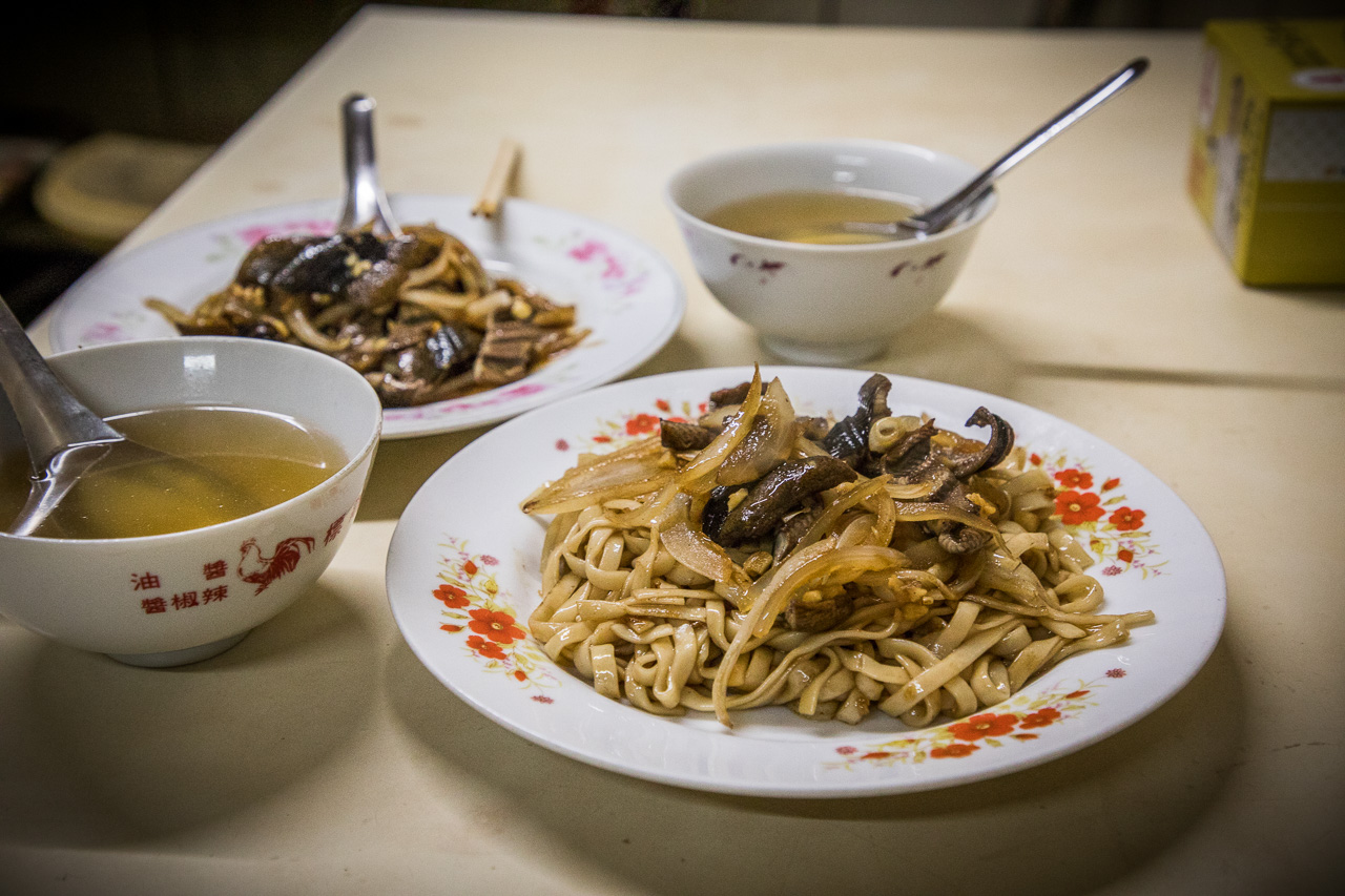 嘉義乾炒鱔魚,西市鱔魚麵,嘉義美食,嘉義小吃,嘉義鱔魚麵,嘉義炭燒鱔魚麵