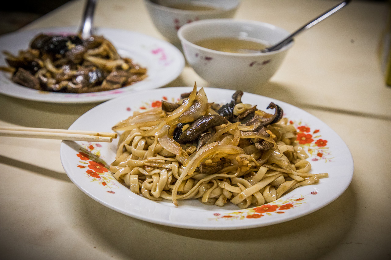 嘉義乾炒鱔魚,西市鱔魚麵,嘉義美食,嘉義小吃,嘉義鱔魚麵,嘉義炭燒鱔魚麵