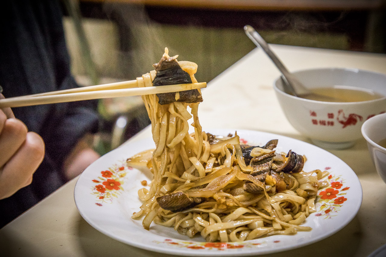嘉義乾炒鱔魚,西市鱔魚麵,嘉義美食,嘉義小吃,嘉義鱔魚麵,嘉義炭燒鱔魚麵