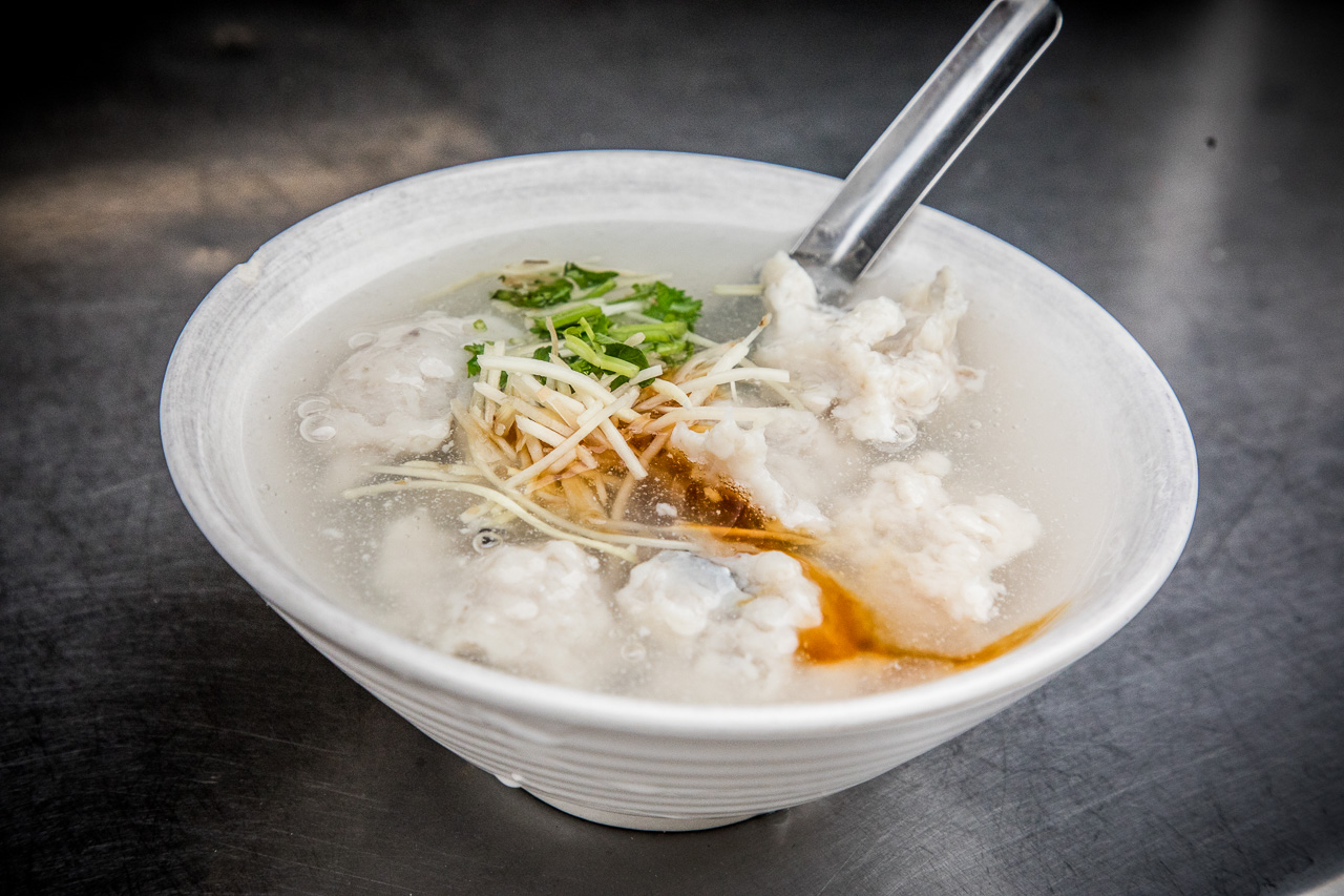 台南美食,台南小吃,台南老店,台南保安路美食,台南虱目魚焿,阿鳳浮水虱目魚焿,阿鳳浮水虱目魚焿台南總店
