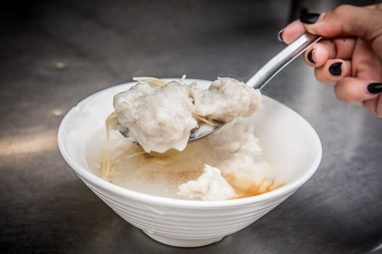 台南美食,台南小吃,台南老店,台南保安路美食,台南虱目魚焿,阿鳳浮水虱目魚焿,阿鳳浮水虱目魚焿台南總店