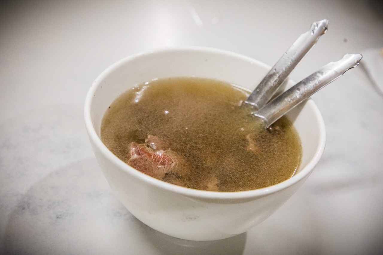 台南美食,台南牛肉湯,台南小吃,台南溫體牛肉湯,台南康樂街牛肉湯,台南米其林牛肉湯,康樂街牛肉湯