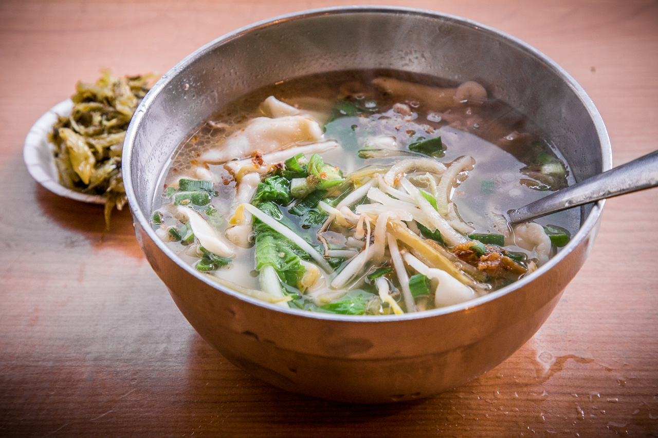 豆花吃到飽,老皮牛肉麵