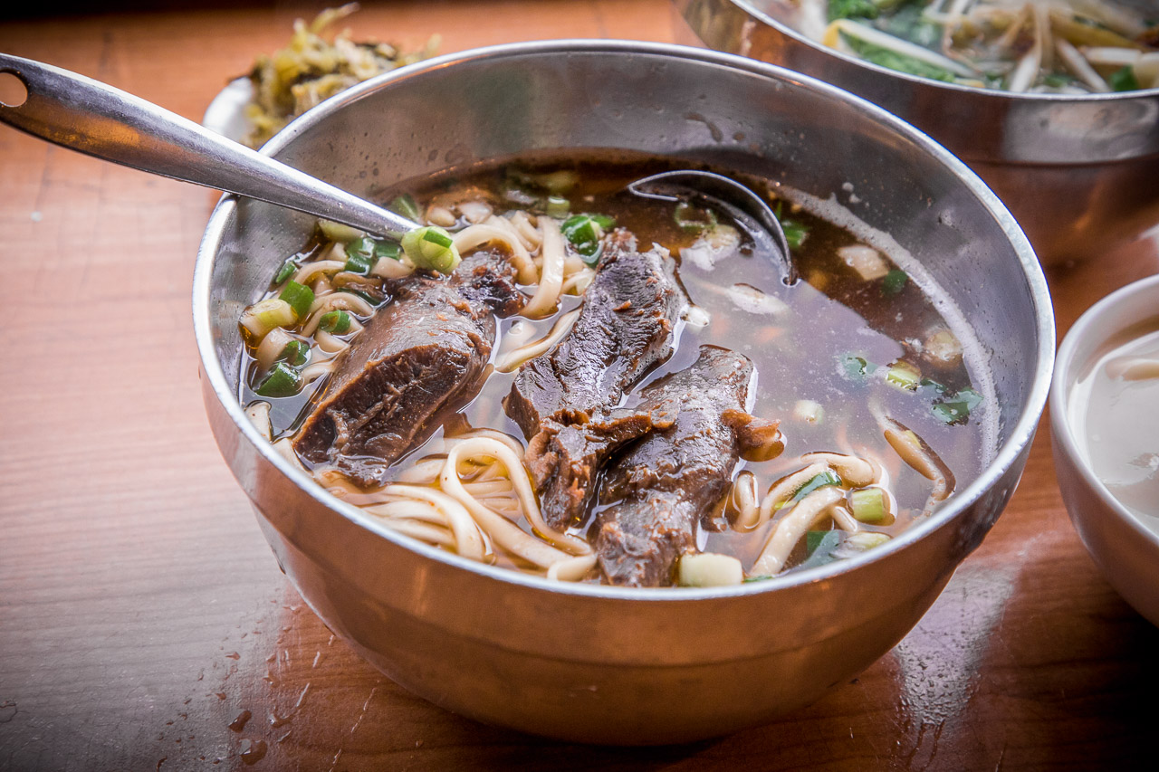 豆花吃到飽,老皮牛肉麵