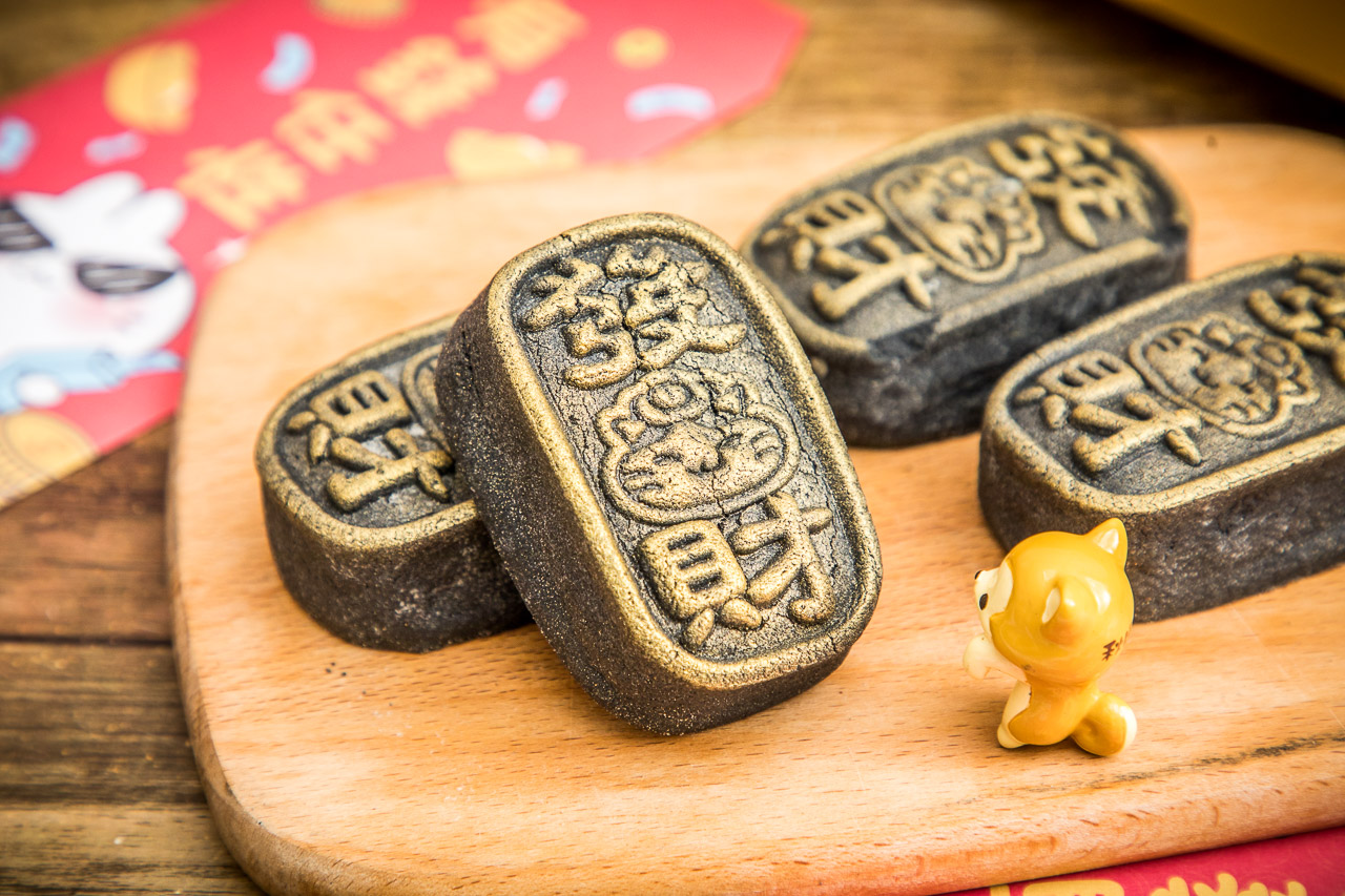高雄美食,高雄甜點,2023年節送禮,高雄麵包,高雄鳳梨酥,高雄伴手禮,wuyo烘焙工坊-屋優,黑金發財金磚鳳凰酥,發財金磚鳳凰酥