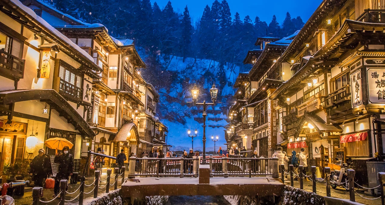 日本山形景點,日本山形住宿,日本山形溫泉,神隱少女場景,山形銀山溫泉,銀山溫泉,銀山温泉 Ginzan Onsen 大正浪漫夜景と雪景色の温泉街,日本溫泉 @大手牽小手。玩樂趣