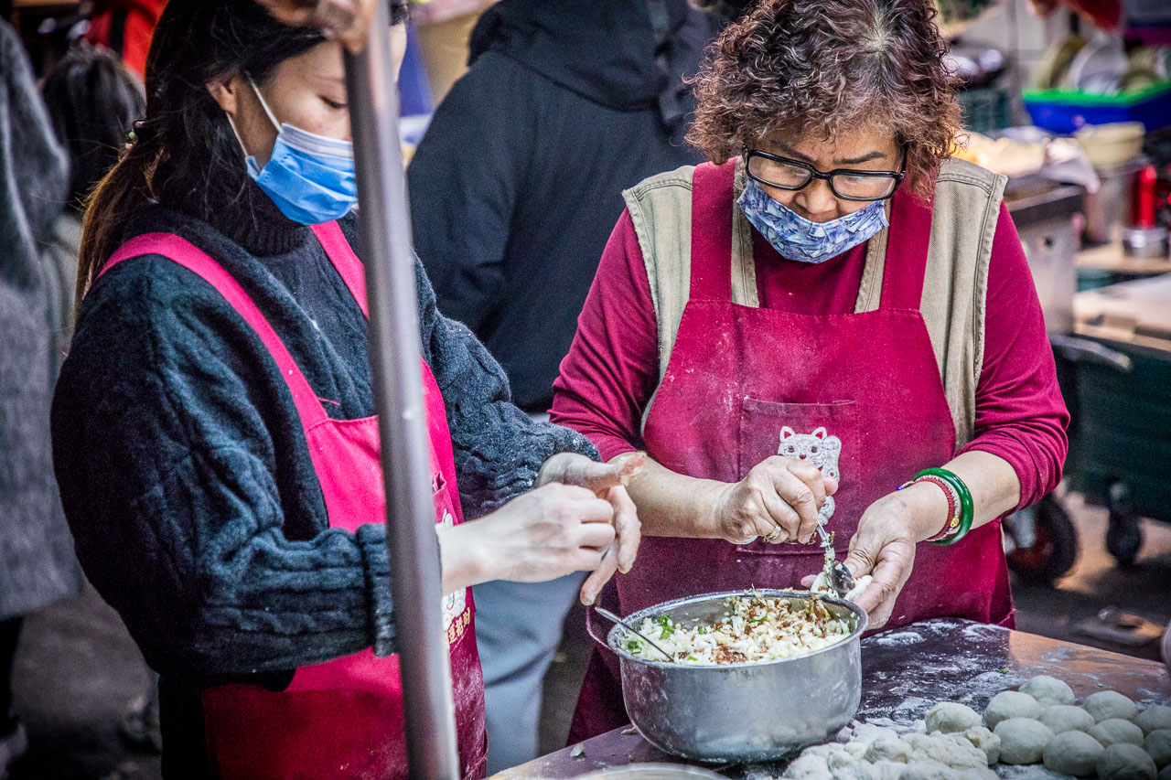 上海生煎包,台北美食,三重美食,三重小吃,三和夜市美食,三重煎包,三重上海生煎包,三和夜市生煎包