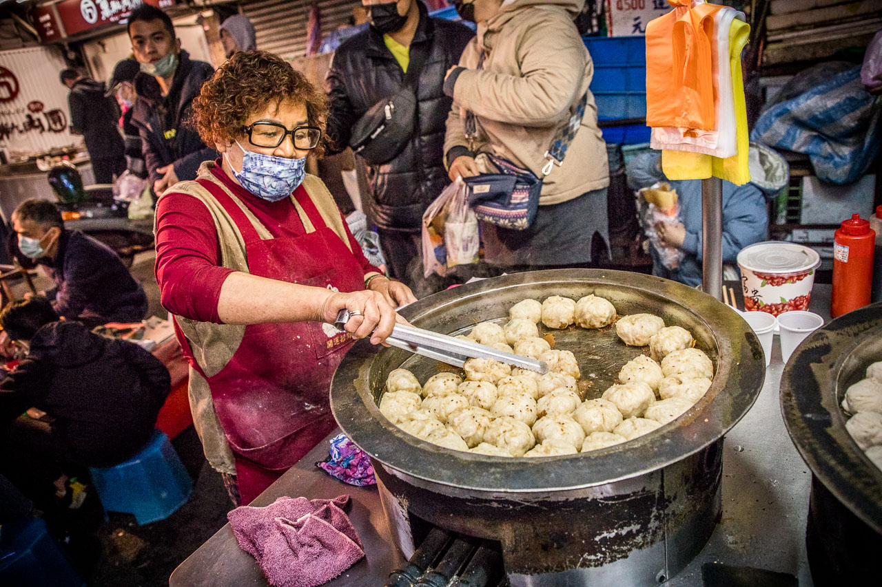 上海生煎包,台北美食,三重美食,三重小吃,三和夜市美食,三重煎包,三重上海生煎包,三和夜市生煎包