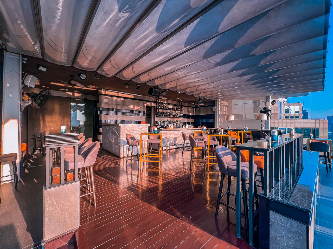 曼谷英迪格飯店 CHAR Rooftop Ba,曼谷英迪格飯店酒吧,泰國旅遊,泰國酒吧,泰國高空酒吧,曼谷景點,曼谷高空酒吧