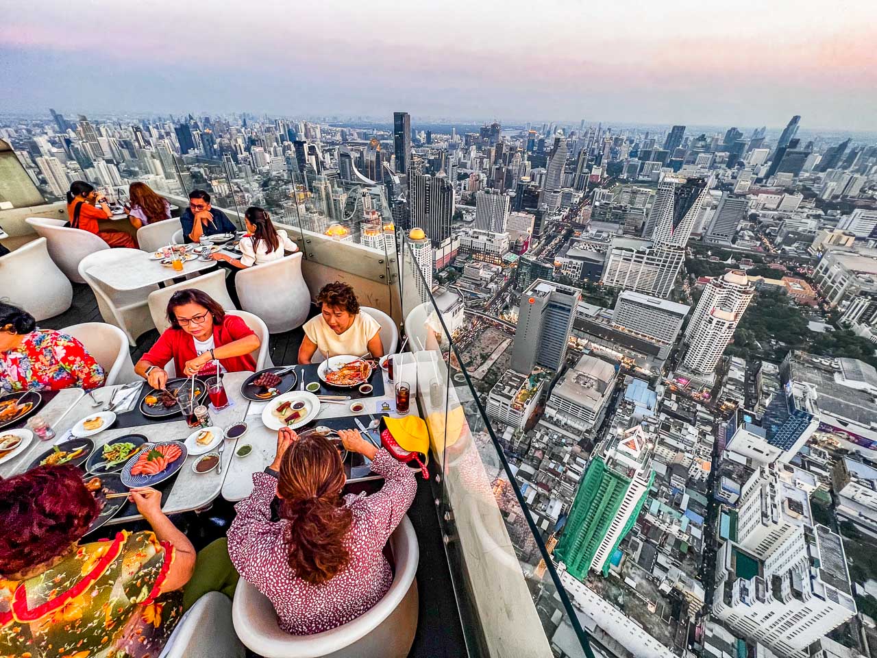 曼谷美食,曼谷彩虹雲霄酒店餐廳自助餐