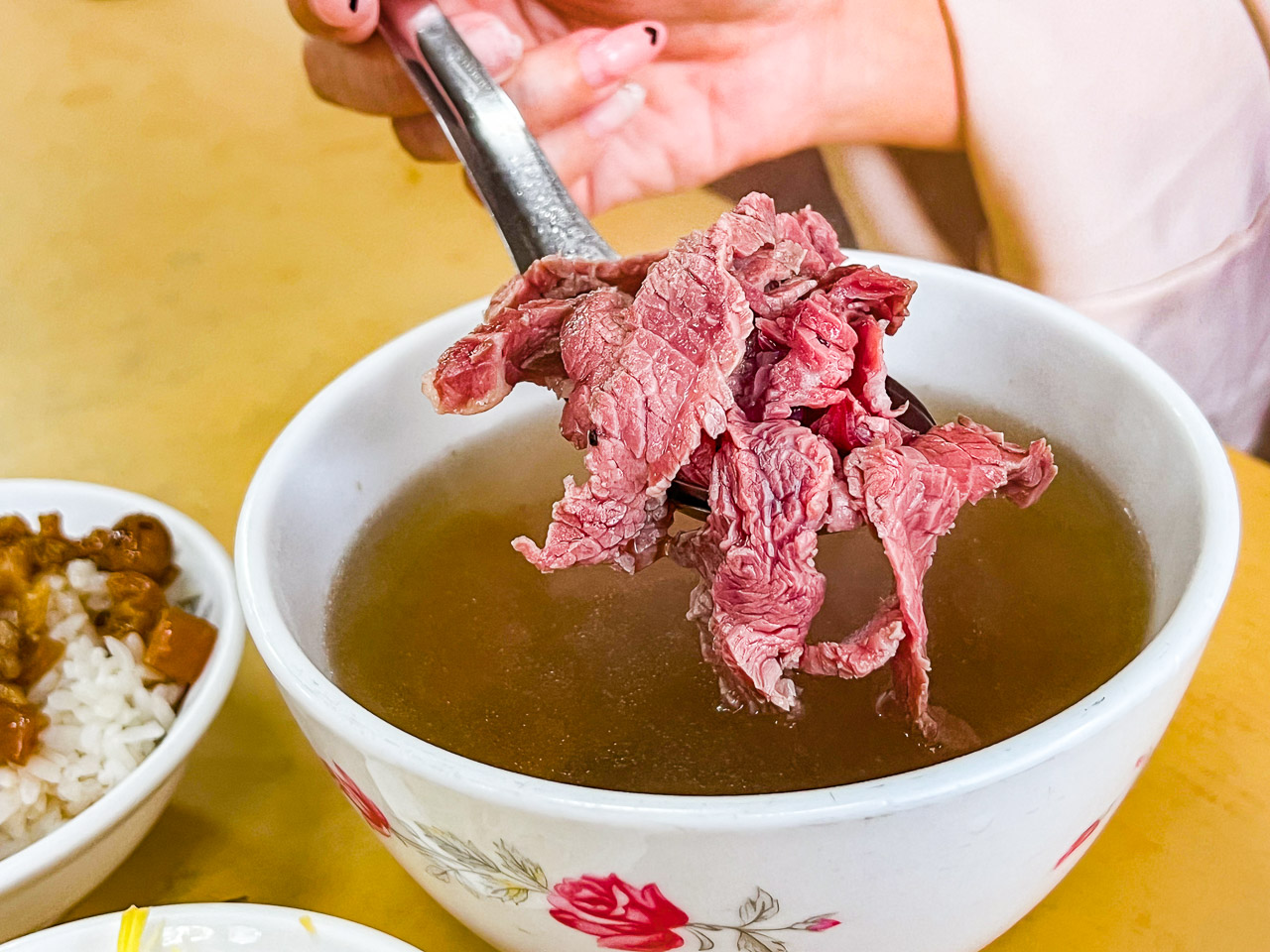 台南美食,台南牛肉湯,台南小吃,台南早餐,台南米其林牛肉湯,尚好吃牛肉湯 @大手牽小手。玩樂趣