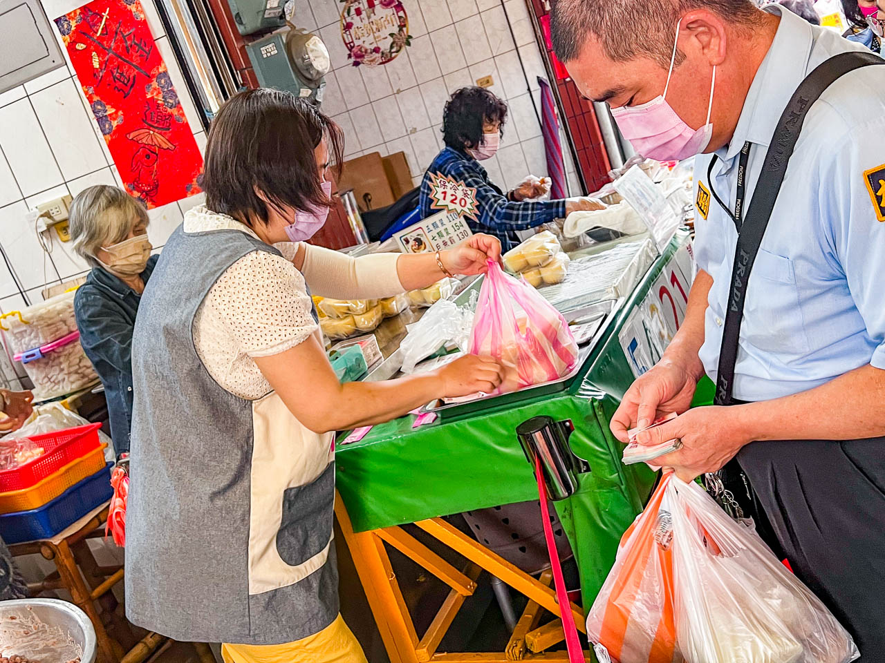 台南美食,台南甜點,台南布丁,鴨母寮市場美食,鴨母寮市場,鴨母寮阿婆布丁,台南阿婆布丁,弘記美食店