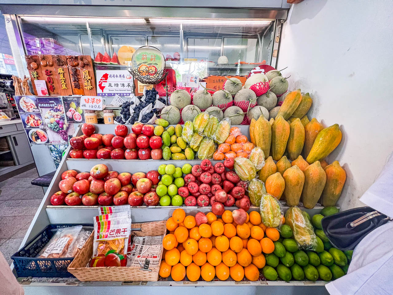 台南美食,台南冰店,台南水果冰,台南老字號水果冰,莉莉水果店