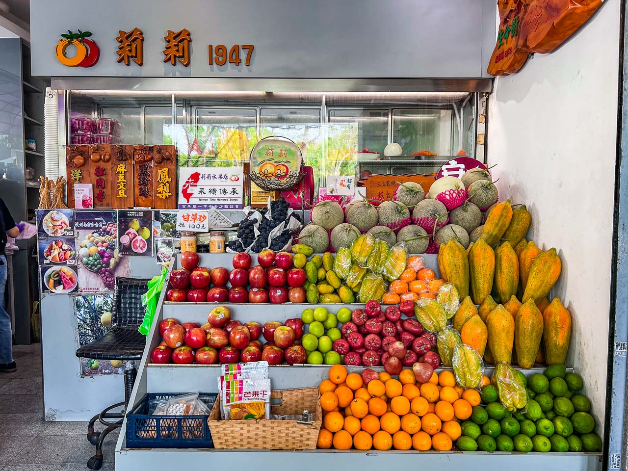 台南美食,台南冰店,台南水果冰,台南老字號水果冰,莉莉水果店