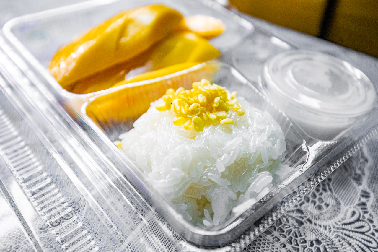 泰國美食,泰國芒果糯米飯,芭達雅美食,芭達雅芒果糯米飯,芭達雅小吃,芭達雅宵夜,蓮姐芒果糯米飯
