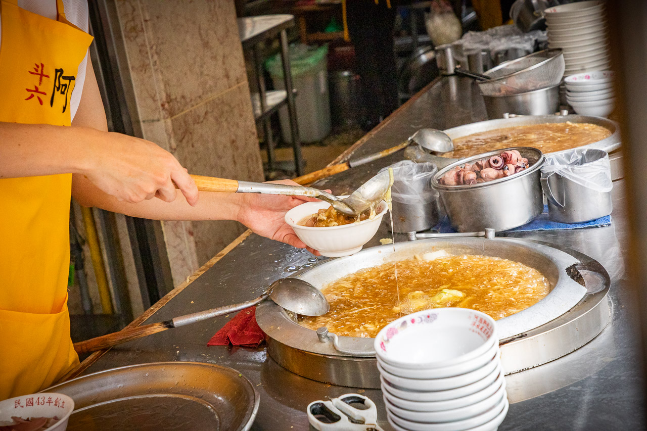 雲林美食,斗六美食,斗六小吃,斗六魷魚嘴羹,雲林魷魚嘴羹,阿國獅魷魚羹,阿國獅魷魚羹停車