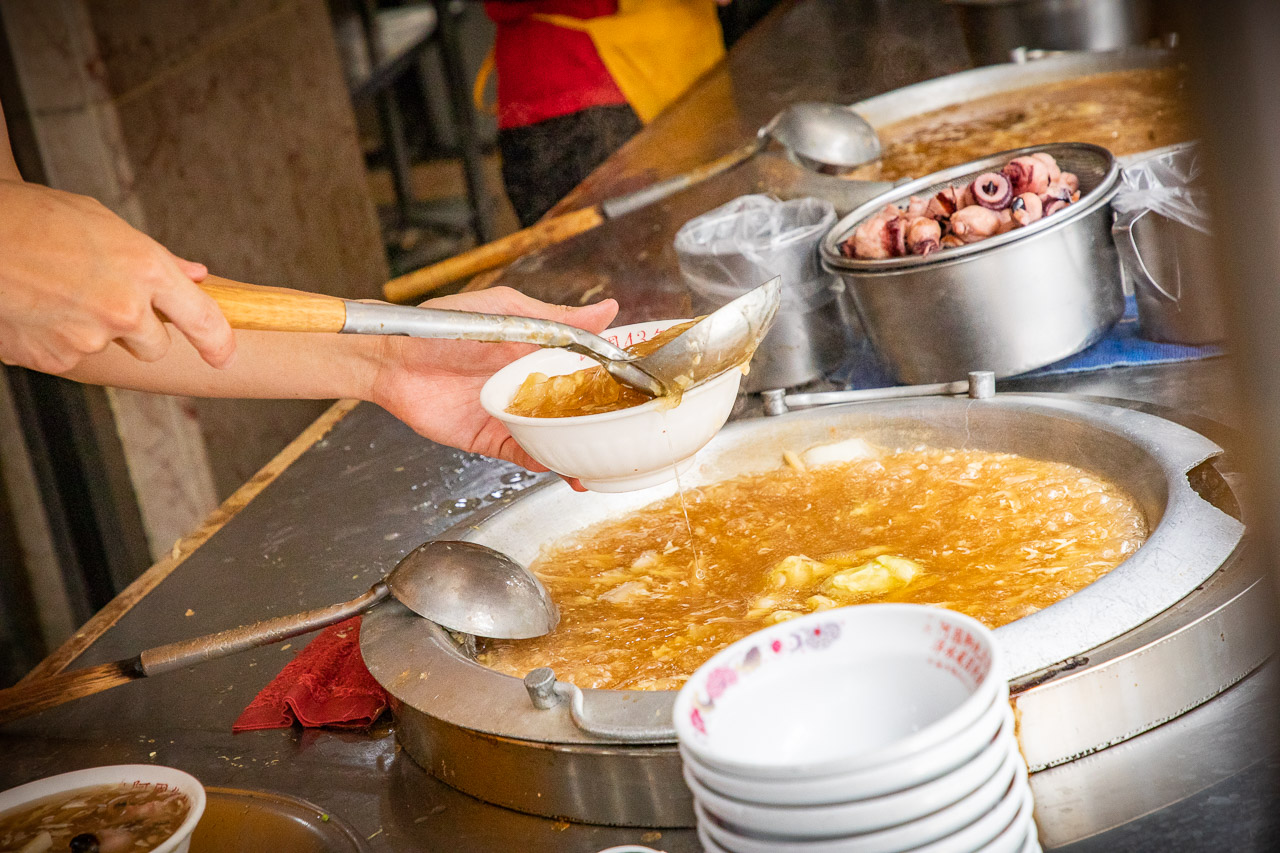 雲林美食,斗六美食,斗六小吃,斗六魷魚嘴羹,雲林魷魚嘴羹,阿國獅魷魚羹,阿國獅魷魚羹停車