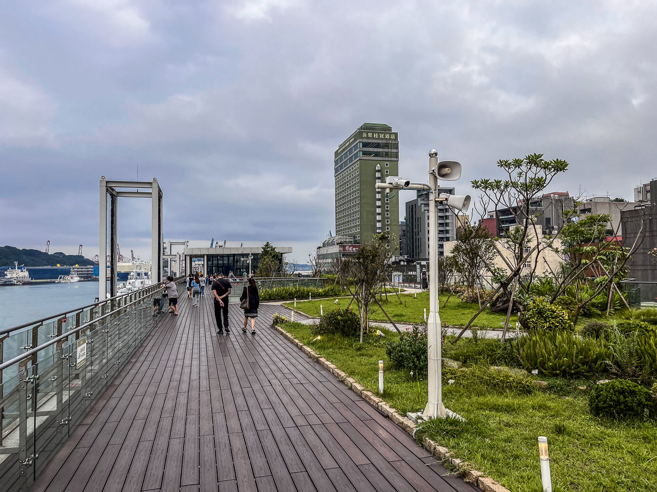 基隆景點,基隆鯨鯊,基隆東岸旅客中心,sky ocean與鯨鯊共游,基隆甲板派對市集