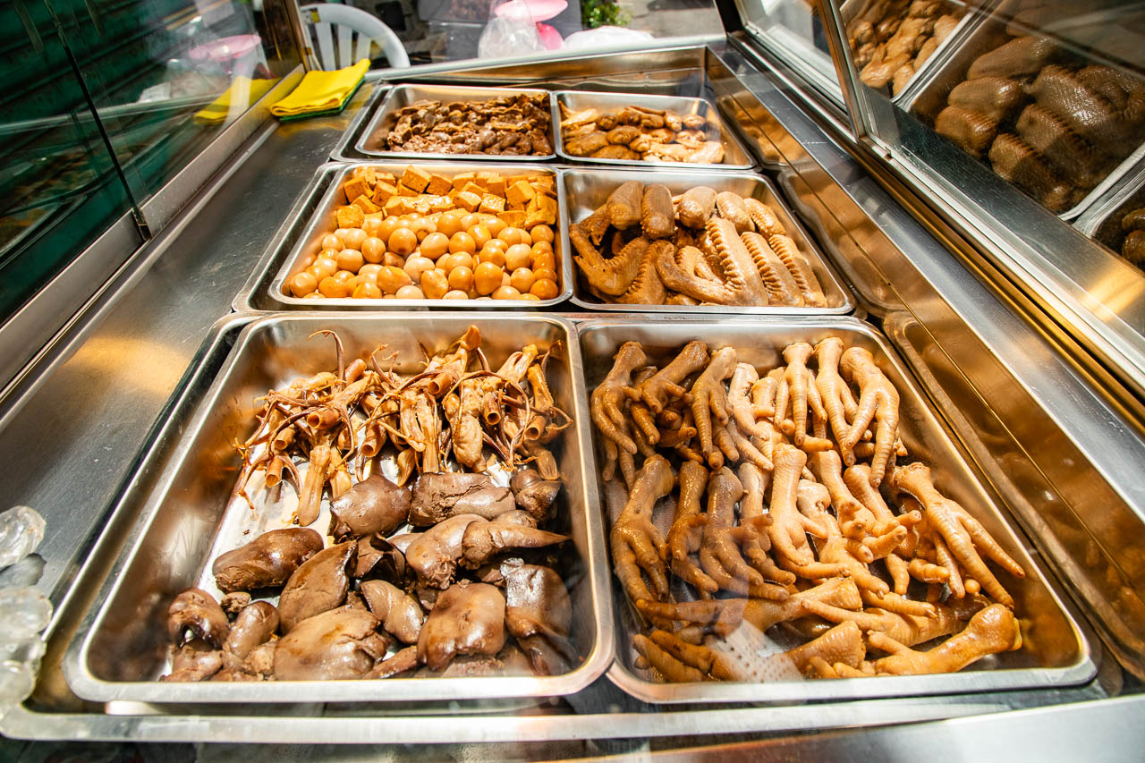 桃園夜市美食,老郭滷的煙燻滷味
