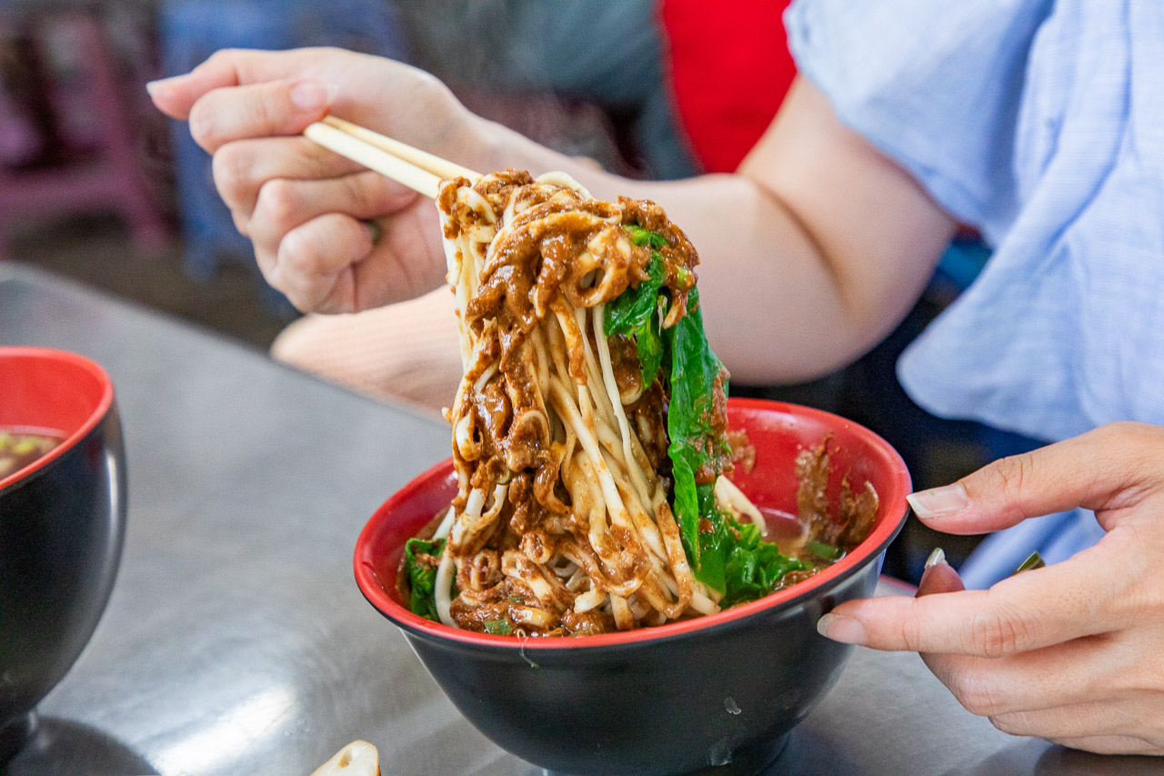 通霄美食,白沙屯外省牛肉麵