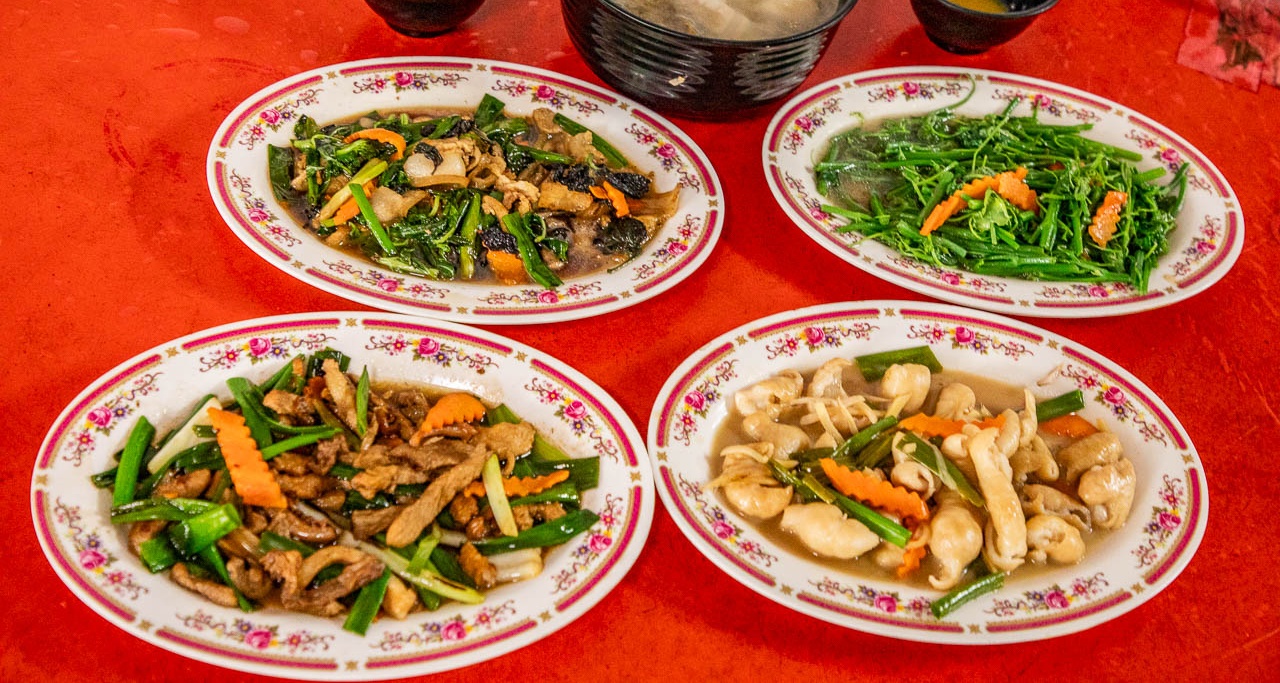 網站近期文章：桂梅小吃｜超便宜客家菜，四菜一湯只要600元！？白飯還吃到飽！