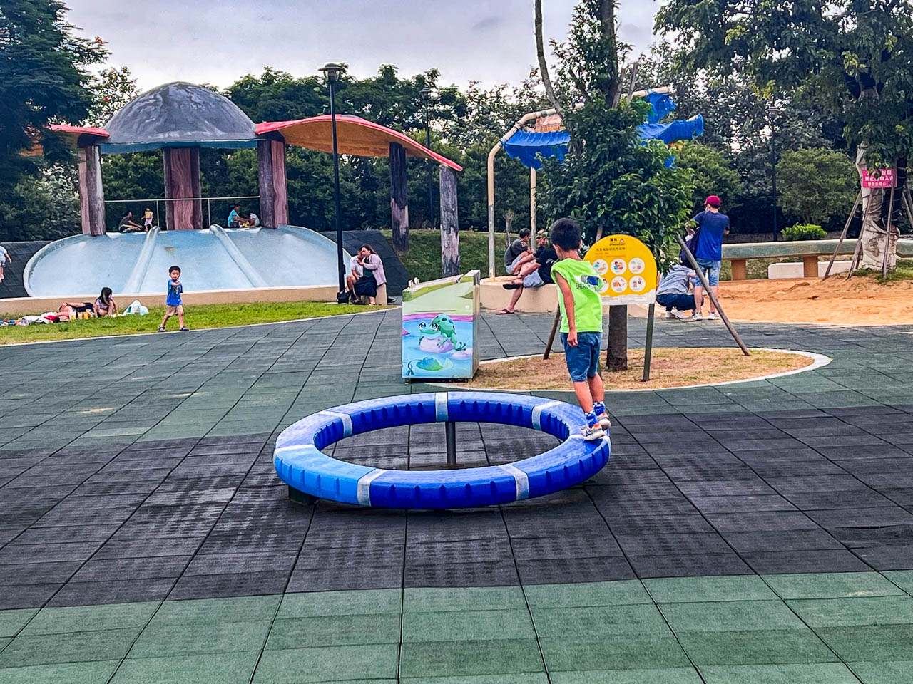 火焰山溜滑梯,竹南獅山親子公園
