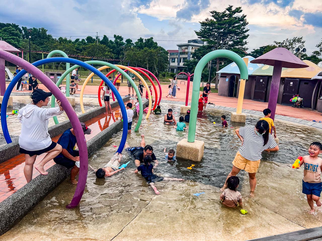 火焰山溜滑梯,竹南獅山親子公園
