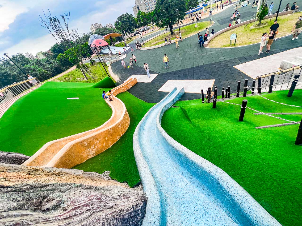 火焰山溜滑梯,竹南獅山親子公園