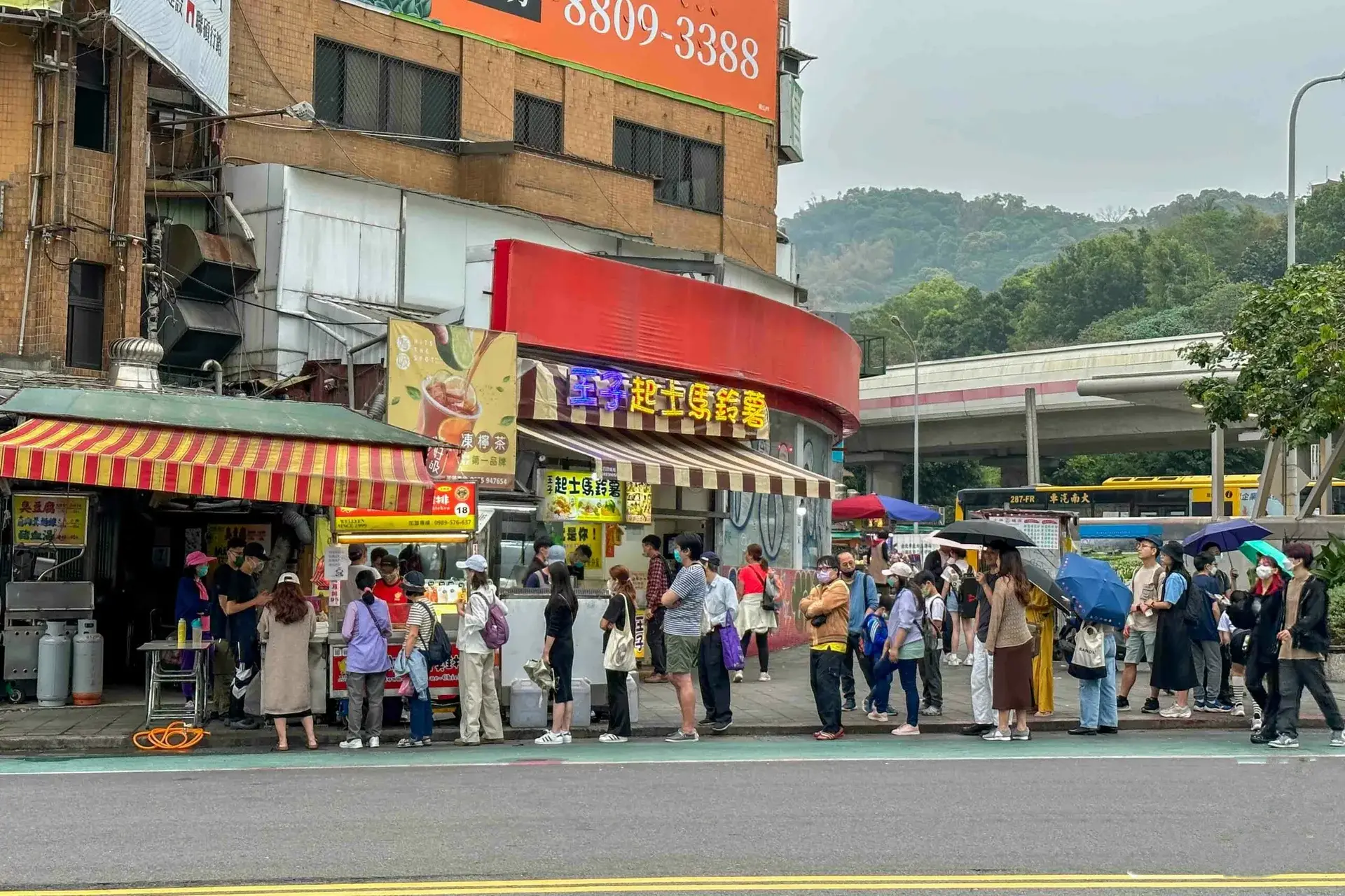 士林美食,台北雞排,士林雞排,士林夜市雞排,士林炭烤雞排,家鄉碳烤雞排士林店,台北美食,士林夜市美食 @大手牽小手。玩樂趣