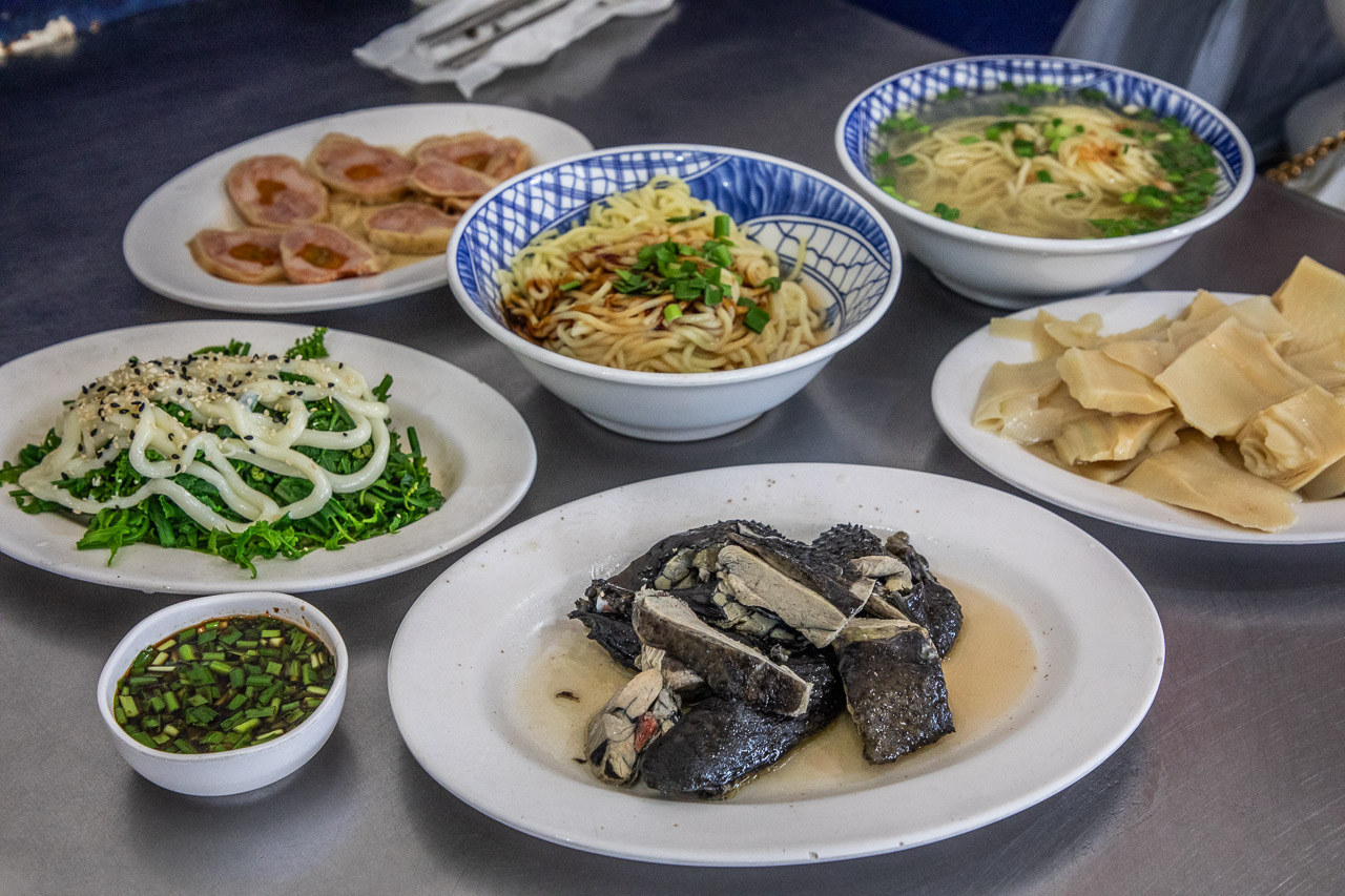 宜蘭美食,黑雞發擔擔麵