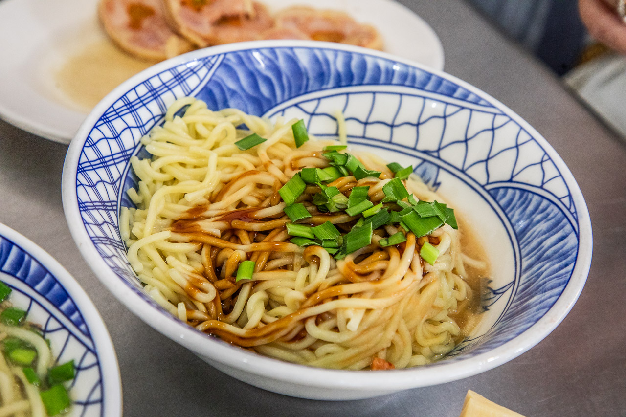 宜蘭美食,黑雞發擔擔麵