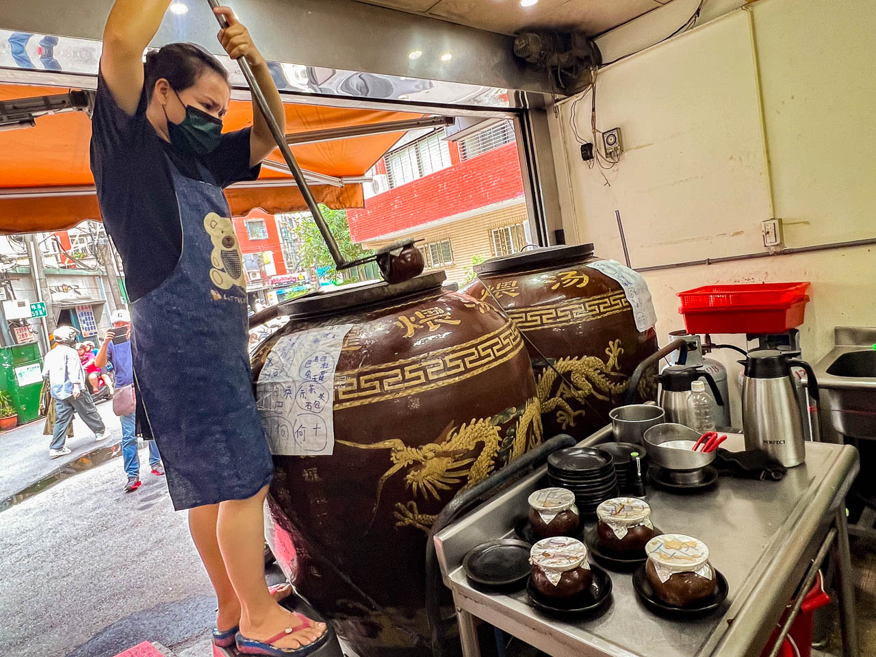 板橋美食,甕中甕炭火煨湯