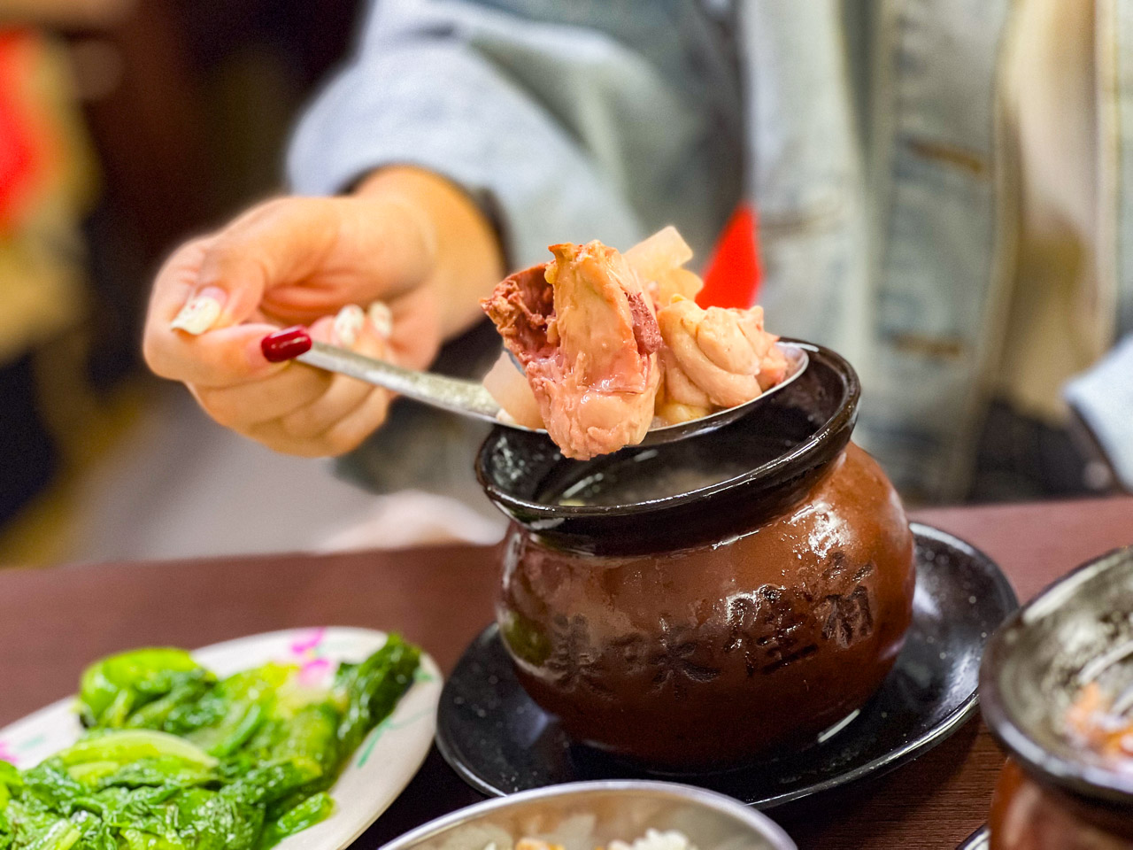板橋美食,甕中甕炭火煨湯